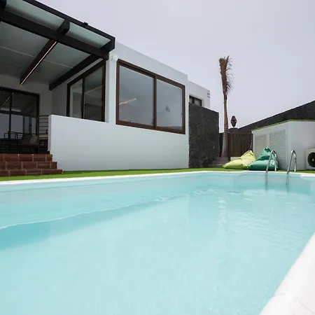 Sea Breeze Callao Villa