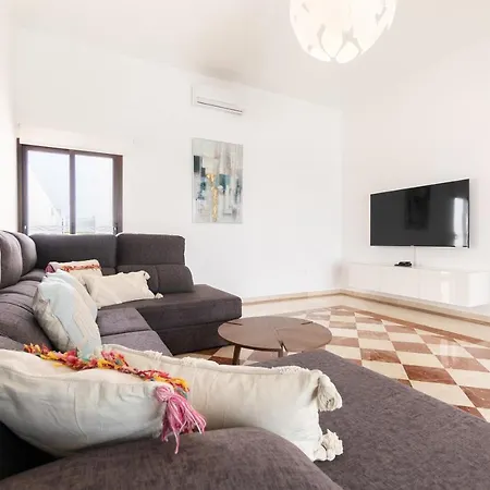 Sea Breeze Callao Villa *