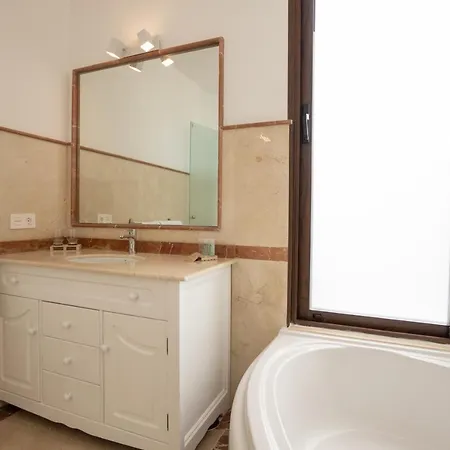 Sea Breeze Callao Villa *